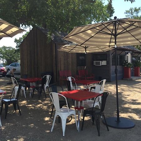 Okoboji Commons Hotel Екстериор снимка