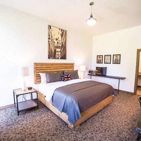 Okoboji Commons Hotel Екстериор снимка