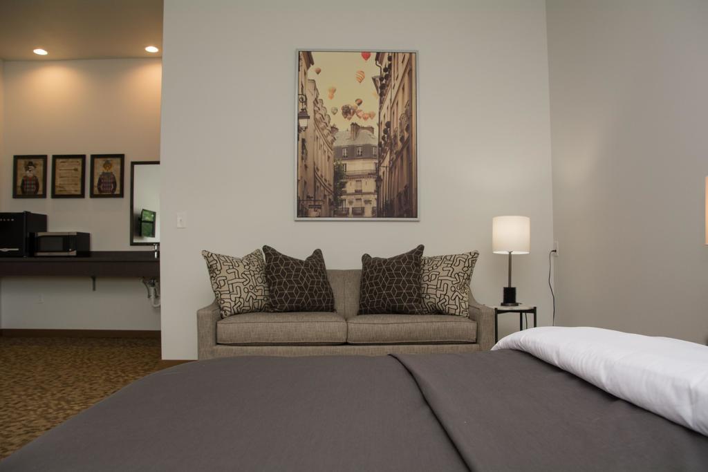 Okoboji Commons Hotel Екстериор снимка
